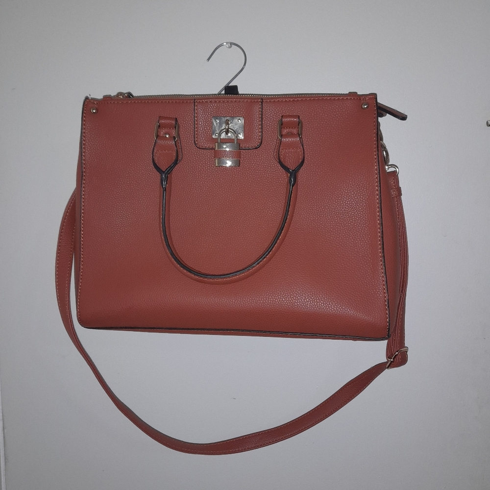 NWOT Dasien bag